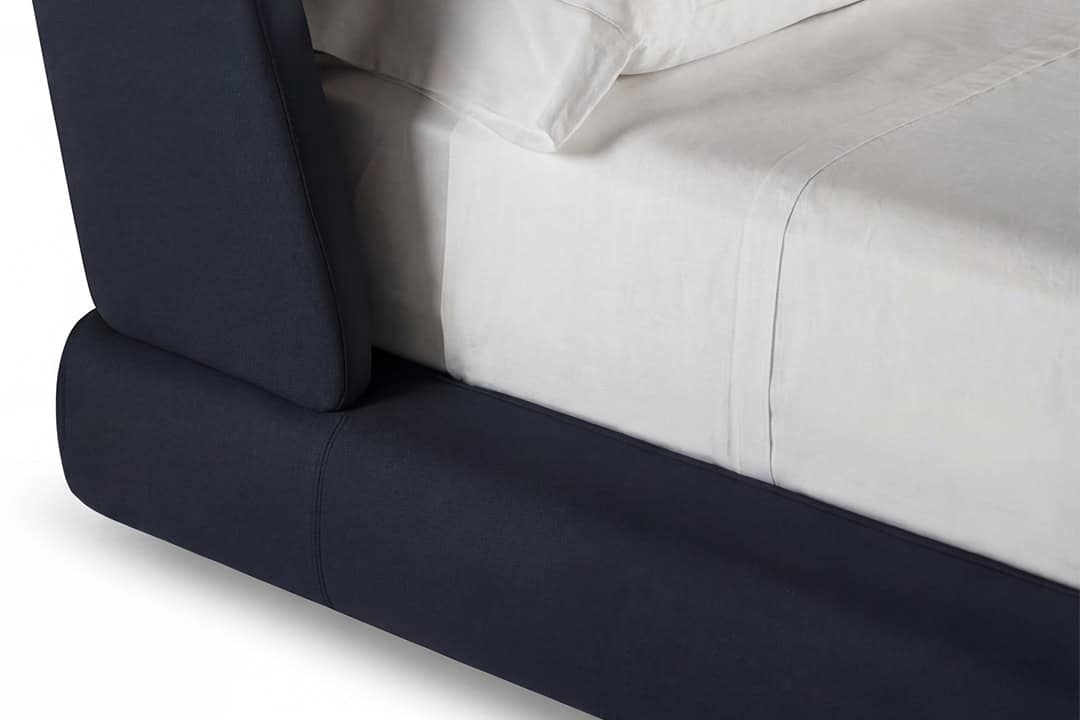 Reeves Bed - Feature B