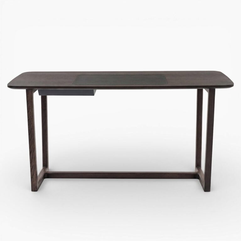 The Concorde Desk (1)