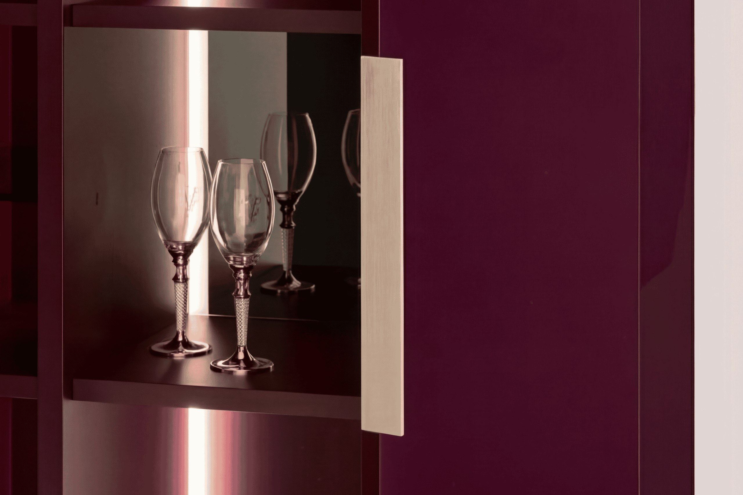 Visionnair King’s Cross Bar Cabinet Features 1