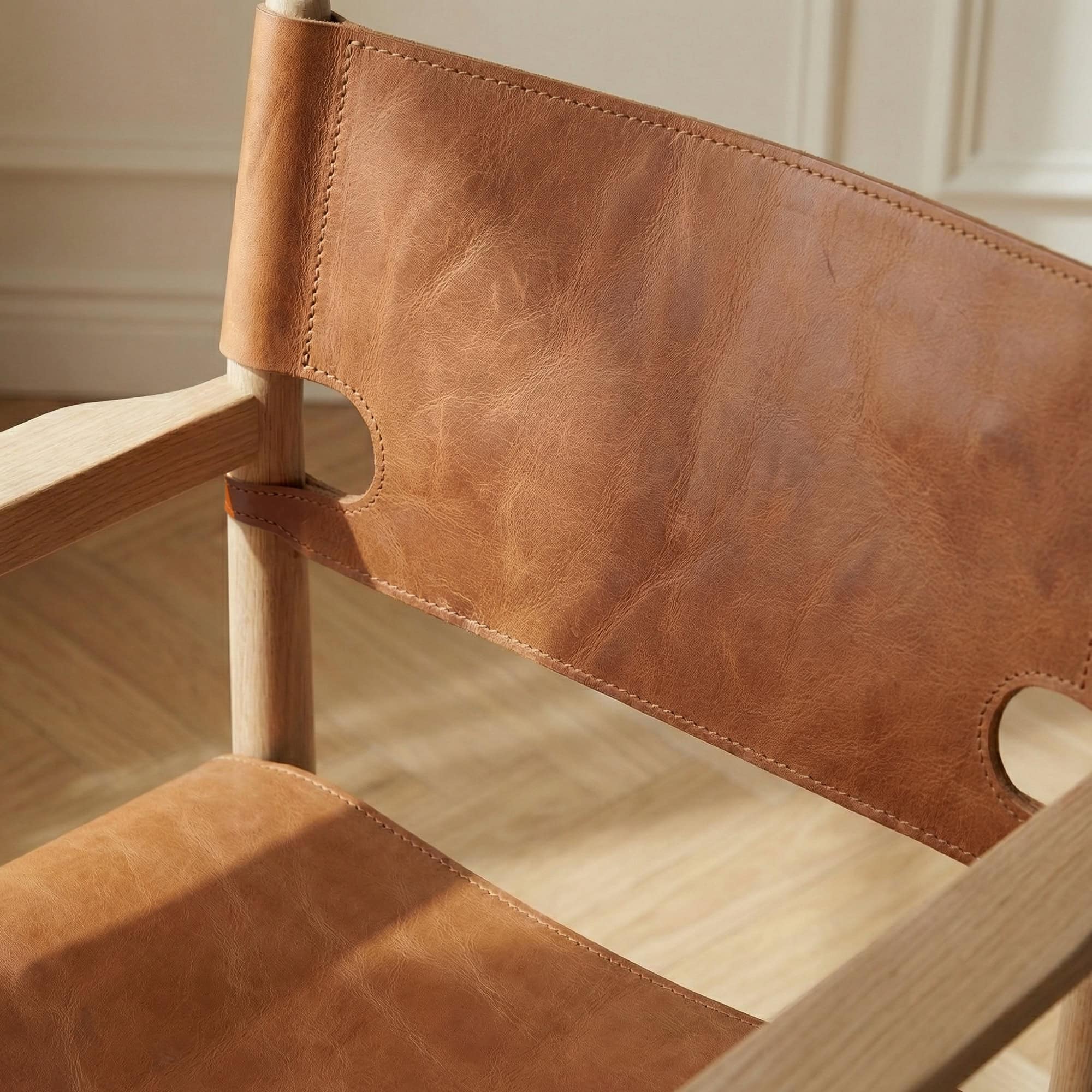 Aksel Armchair 10