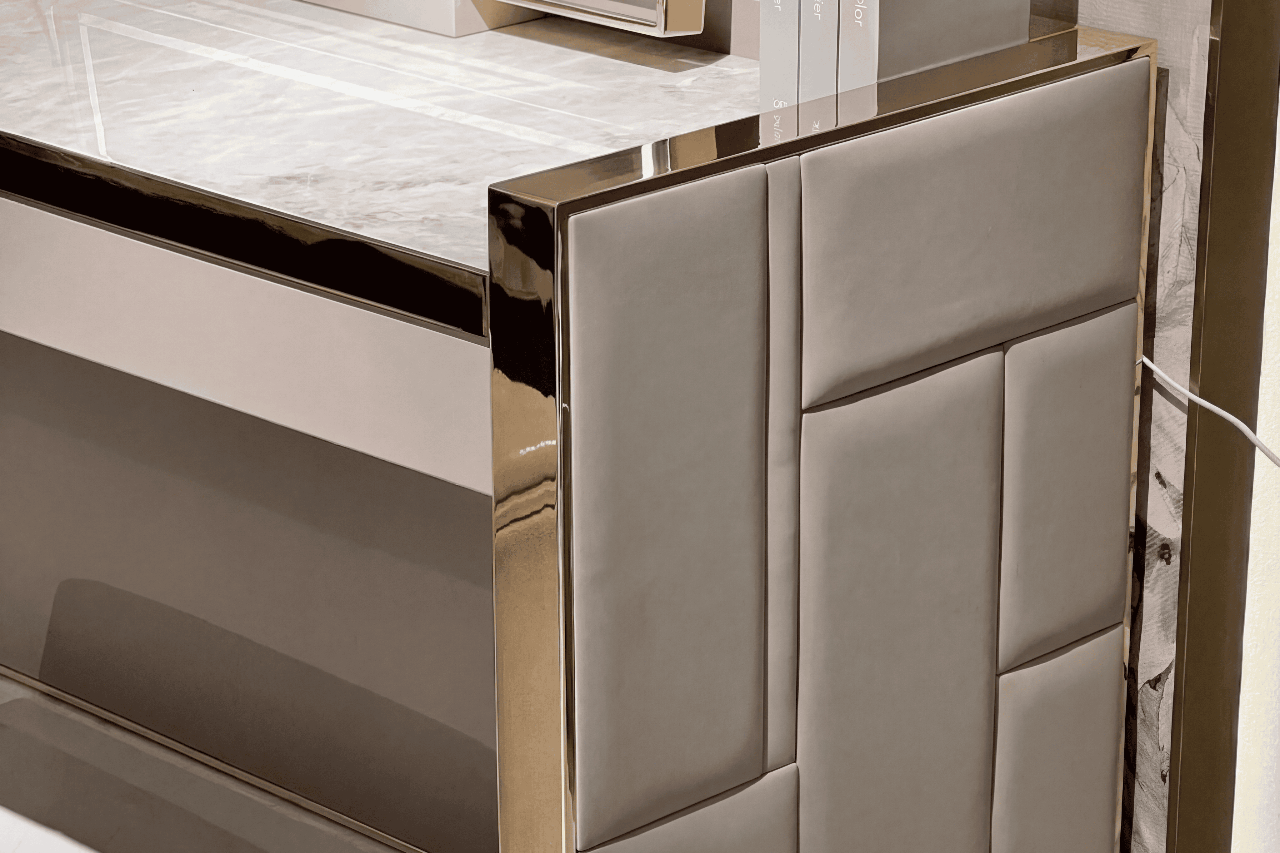 Lafitte Vanity Tables Features 2