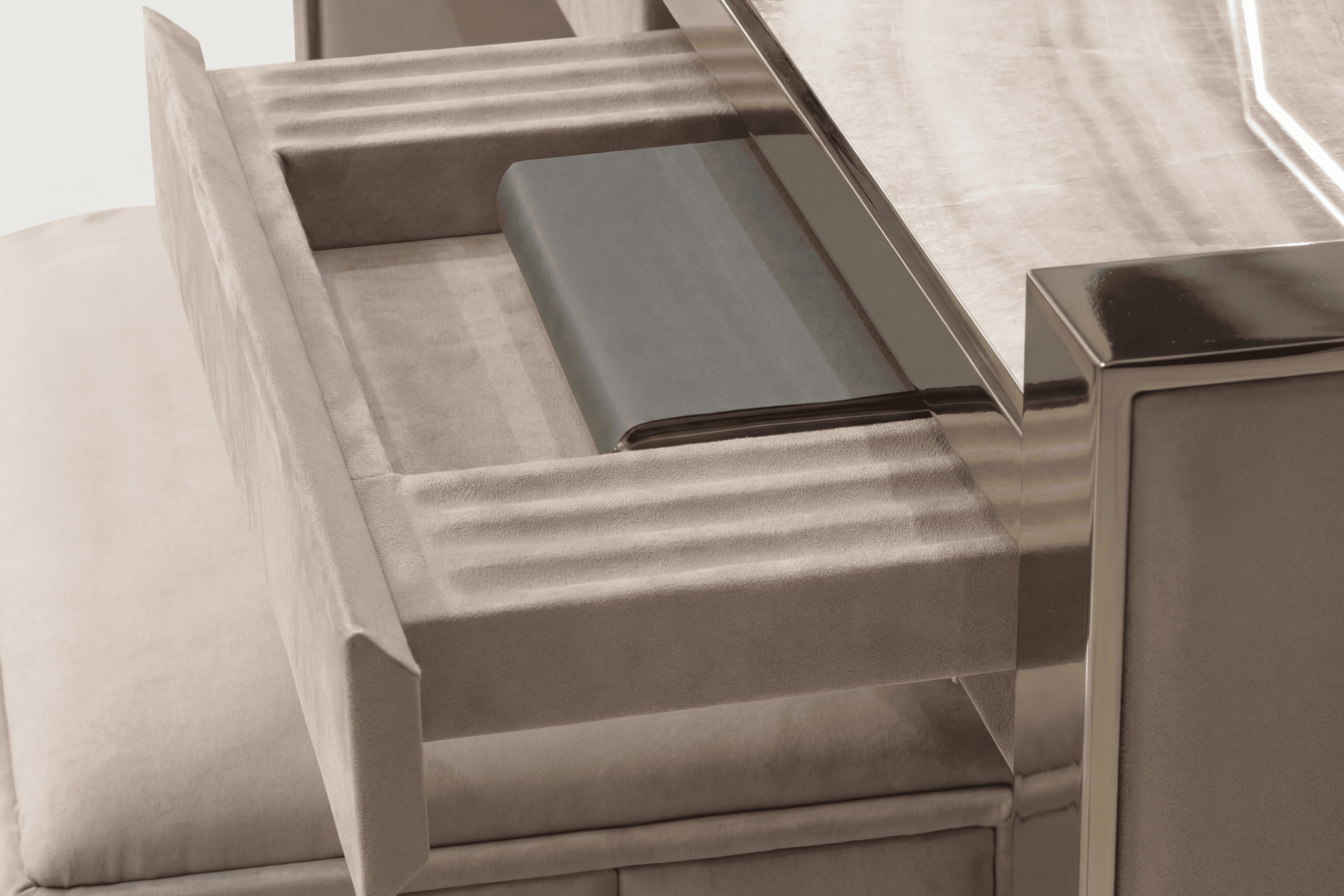 Lafitte Vanity Tables Features 3