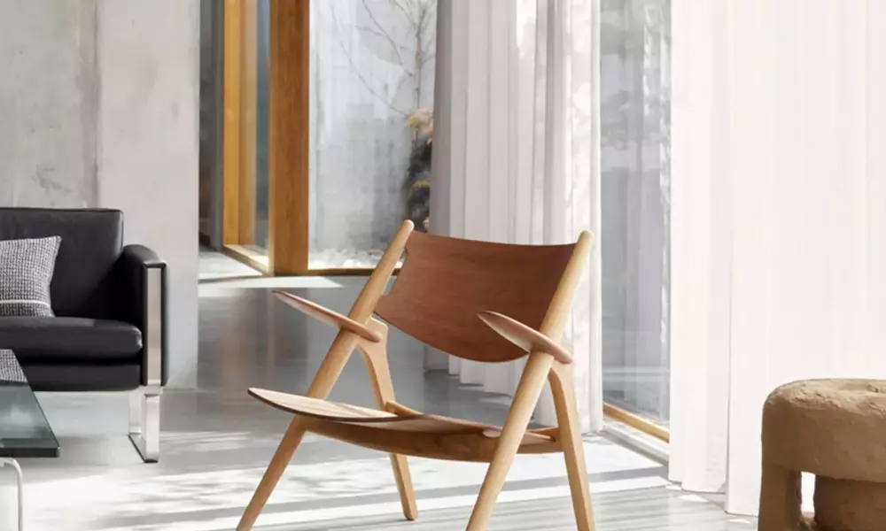Display-CH28T-Sawhorse-Lounge-Chair_Oak-Walnut-10