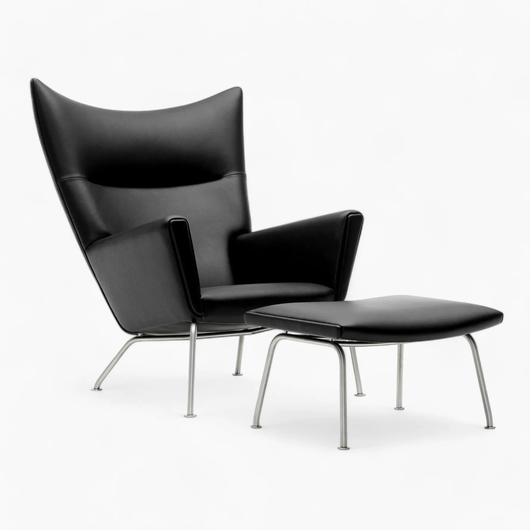 CH445 Wing Chair
