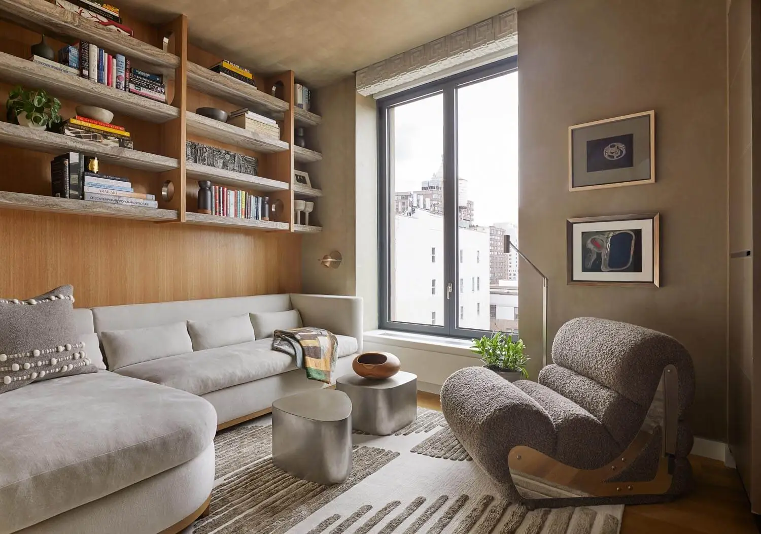 Mid-Century Modern Apartment In Manhattan With A Lot Of Lines